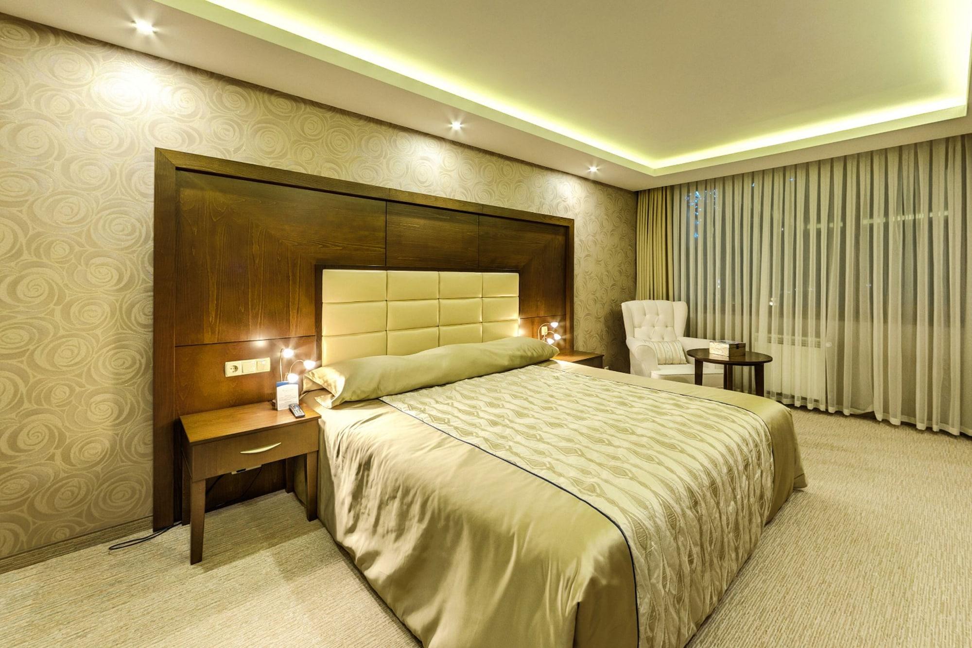 Hotel Regnum &