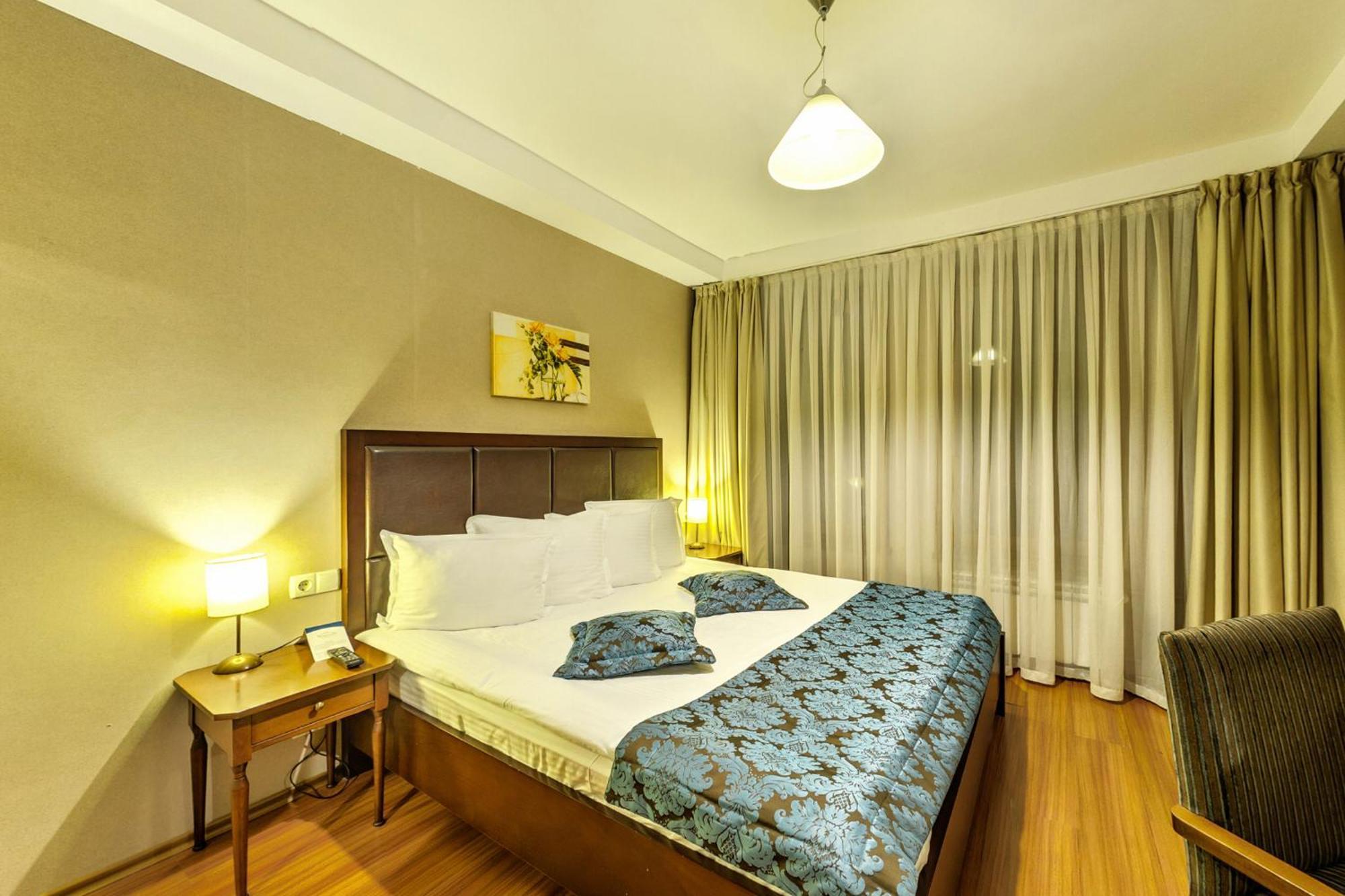 Hotel Regnum &